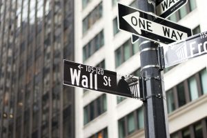 15 dividend stocks outpacing Wall Street as the Nasdaq and S&P 500 struggle
